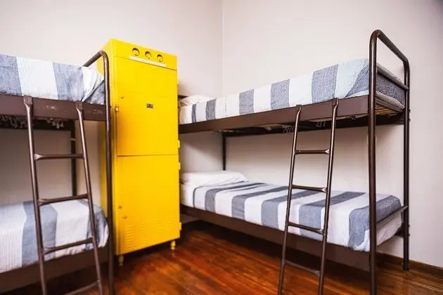 Ortak Ranzalı Oda, Karma Ranzalı Oda, Özel Banyo (4 people)