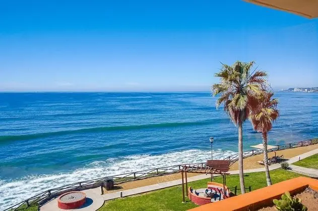 King With Ocean View with AC