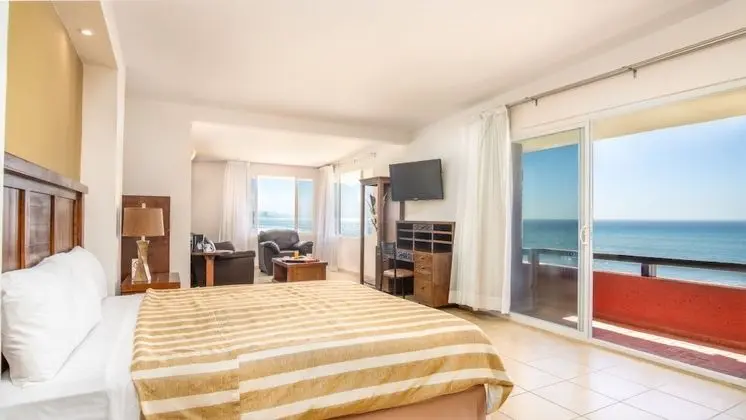 Ocean Front King With Balcony and AC