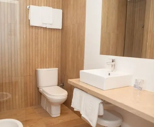 Dört Kişilik Oda, Deniz Manzaralı (3 Adults and 1 Child)