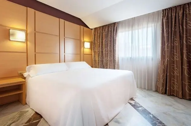 Superior Oda, 1 Büyük (Queen) Boy Yatak