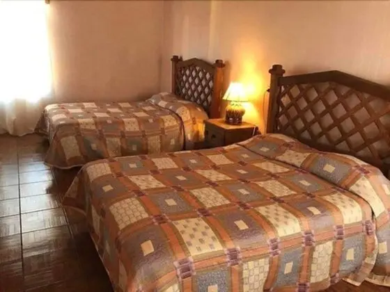 Tek Büyük Yataklı Oda, 2 Çift Kişilik Yatak