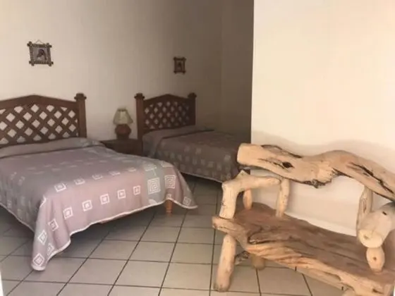Tek Büyük Yataklı Oda, 2 Çift Kişilik Yatak