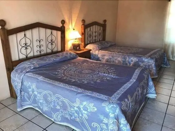 Tek Büyük Yataklı Oda, 2 Çift Kişilik Yatak