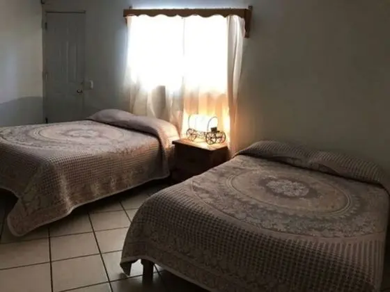 Tek Büyük Yataklı Oda, 2 Çift Kişilik Yatak