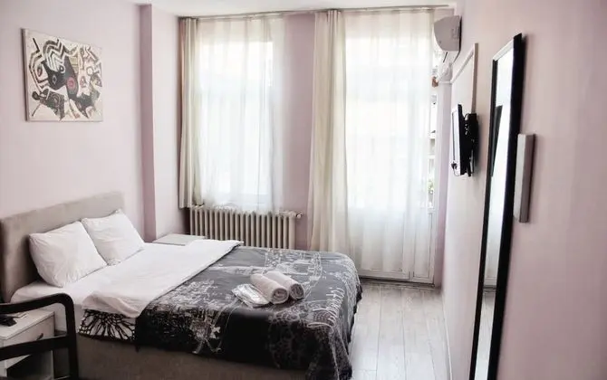 Comfort Tek Büyük veya İki Ayrı Yataklı Oda