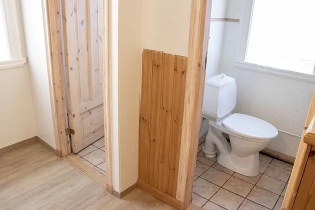 Üç Kişilik Oda, Ortak Banyo