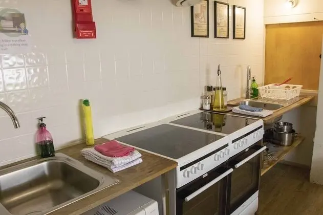 Üç Kişilik Oda, Ortak Banyo