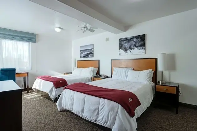 Annex, 2 Queen Beds
