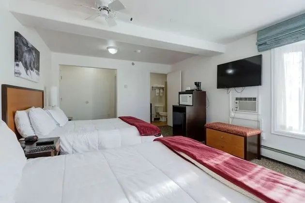 Annex, 2 Queen Beds