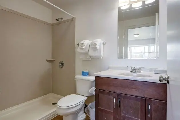Annex, 2 Queen Beds