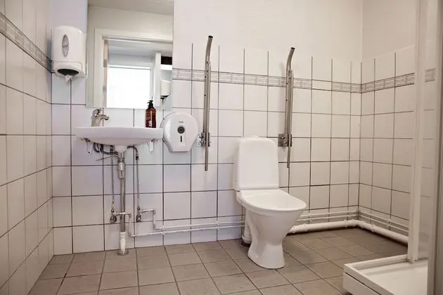 Basic Ortak Ranzalı Oda, Ortak Banyo