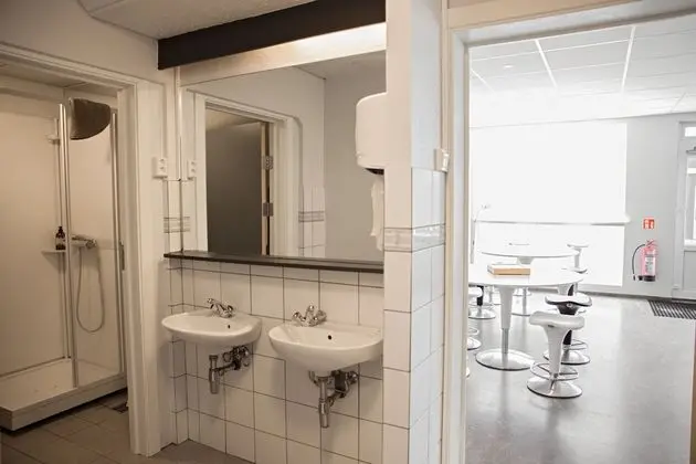 Basic Ortak Ranzalı Oda, Ortak Banyo