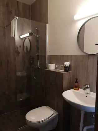 Basic Tek Büyük veya İki Ayrı Yataklı Oda, Özel Banyo