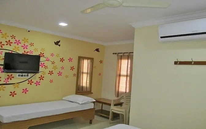 Basic Tek Büyük Yataklı Oda, 1 Çift Kişilik Yatak, Şehir Manzaralı (NON AC)