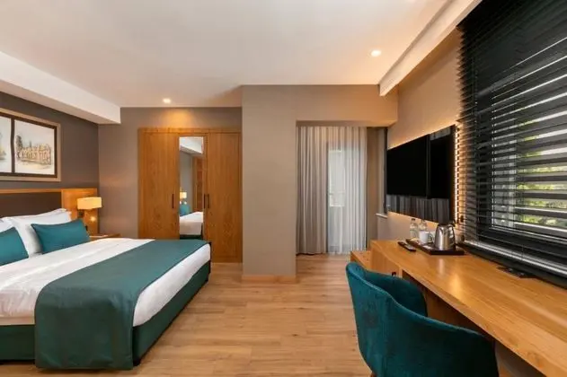 Deluxe Oda, Bahçe Manzaralı, Balkonlu