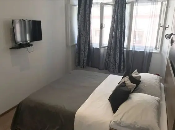 Tek Büyük veya İki Ayrı Yataklı Oda