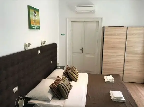 Tek Büyük veya İki Ayrı Yataklı Oda