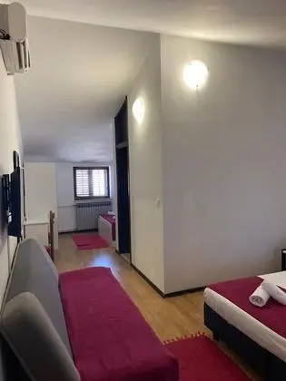 City Üç Kişilik Oda