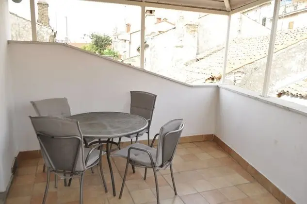City Üç Kişilik Oda