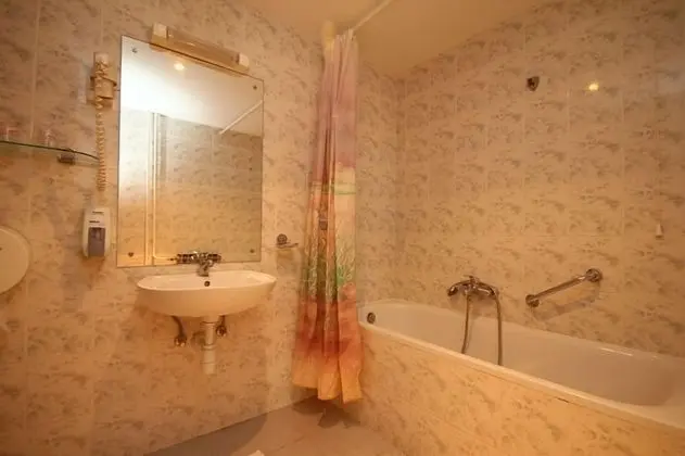 Basic Tek Büyük veya İki Ayrı Yataklı Oda, Balkon