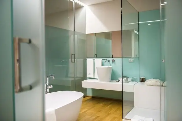 Superior Tek Büyük veya İki Ayrı Yataklı Oda, Küvet, Deniz Manzaralı