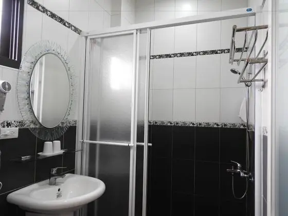 Tek Büyük Yataklı Oda, Avlu Manzaralı