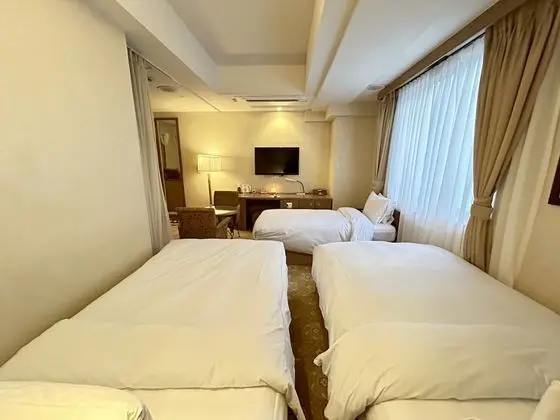 Üç Kişilik Oda