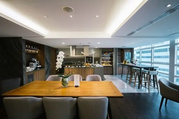 Executive Oda, 1 En Büyük (King) Boy Yatak, Business Dinlenme Salonu Kullanımı (High Floor)