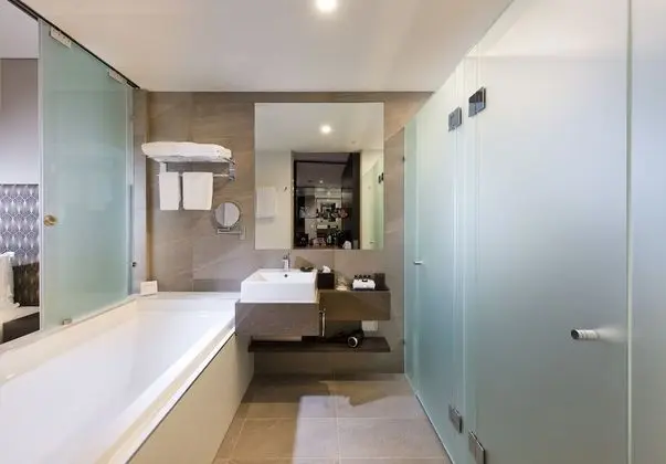 Deluxe Tek Büyük Yataklı Oda, 2 Çift Kişilik Yatak, Business Dinlenme Salonu Kullanımı (Executive)