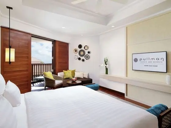 Deluxe Room, 1 Queen Bed, Garden View (or Pool view)