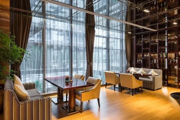 Executive Oda, 1 En Büyük (King) Boy Yatak, Business Dinlenme Salonu Kullanımı, Manzaralı