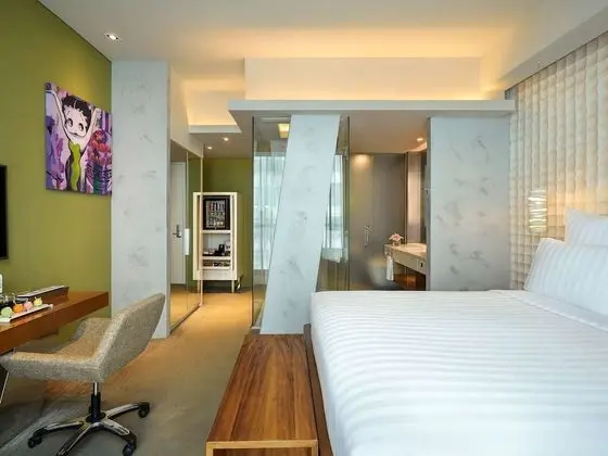 Deluxe Oda, 1 Büyük (Queen) Boy Yatak, Business Dinlenme Salonu Kullanımı (Executive)