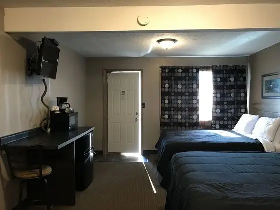 Basic Tek Büyük Yataklı Oda, 2 Çift Kişilik Yatak, Buzdolabı ve Mikrodalga, Avlu Manzaralı