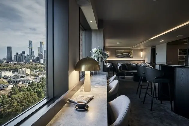 Deluxe Oda, Business Dinlenme Salonu Kullanımı, Manzaralı (Executive, High Floor)