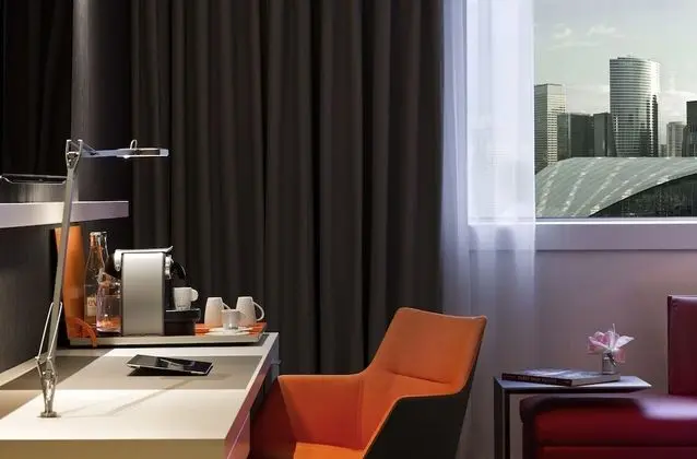 Deluxe Oda, 2 Tek Kişilik Yatak, Manzaralı (Upper Floor, La Defense View)