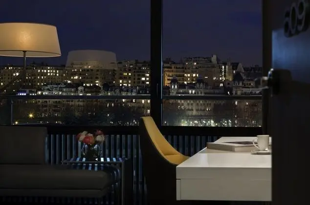 Deluxe Oda, 1 En Büyük (King) Boy Yatak ve Çekyat, Balkon (Eiffel Tower View)
