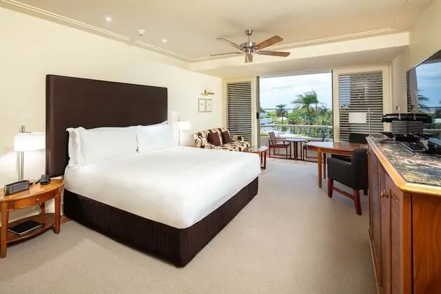 Deluxe Oda, 1 En Büyük (King) Boy Yatak, Sıcak Su Küveti, Havuz Manzaralı