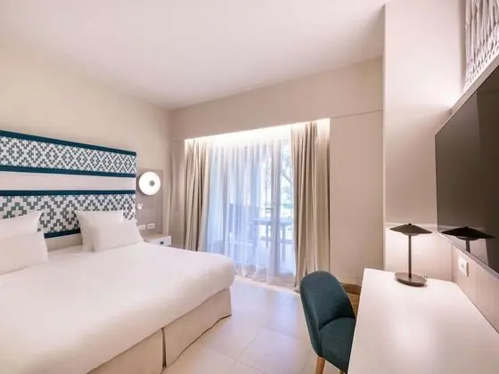 Deluxe Oda, 1 En Büyük (King) Boy Yatak (Bay side)