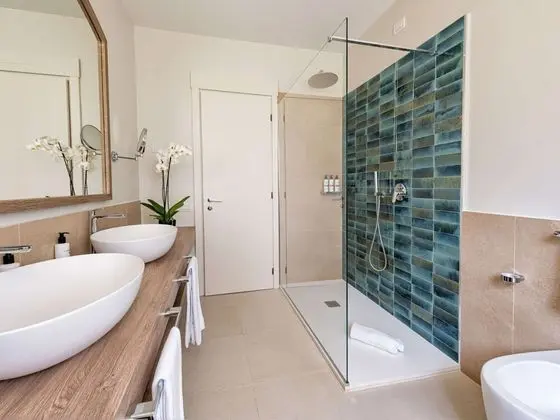 Deluxe Oda, 1 En Büyük (King) Boy Yatak (Bay side)