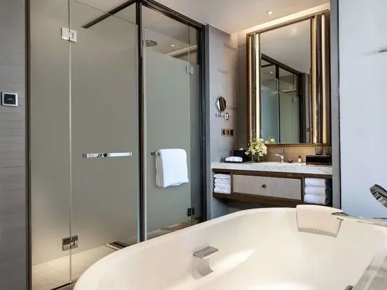 Deluxe Süit, 1 En Büyük (King) Boy Yatak, Balkon, Manzaralı