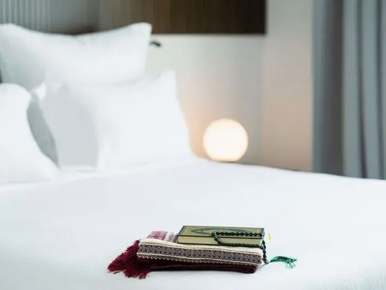 Classic Executive Suite, 1 King Size Bed, 2 Single Size Beds, Partial Kaaba View