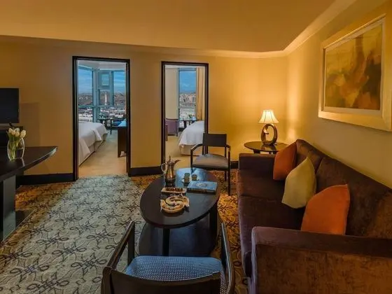 Classic Executive Suite, 1 King Size Bed, 2 Single Size Beds, Partial Kaaba View