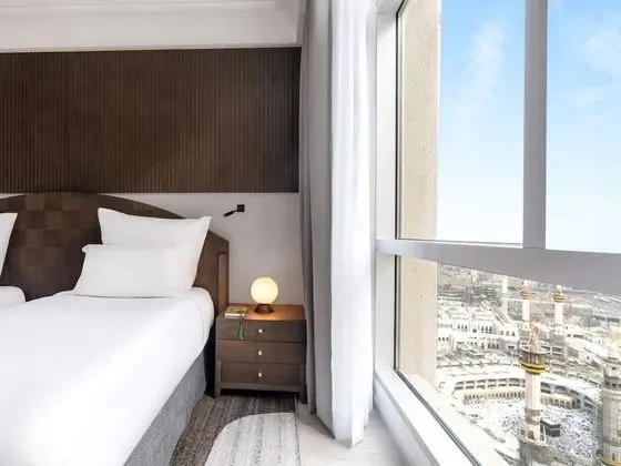 Classic Executive Suite, 1 King Size Bed, 2 Single Size Beds, Partial Kaaba View