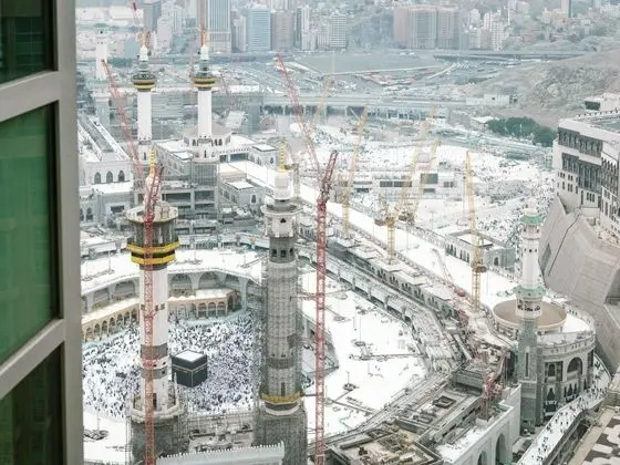 Classic Executive Suite, 1 King Size Bed, 2 Single Size Beds, Partial Kaaba View