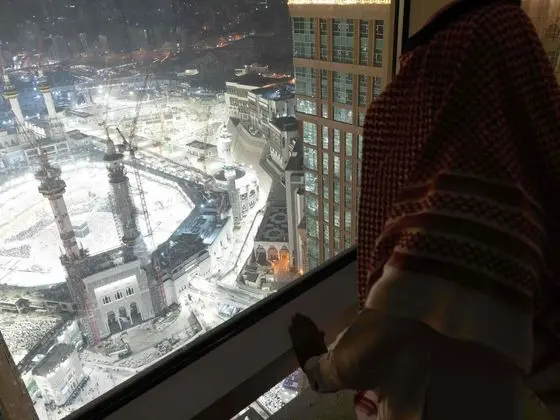 Classic Executive Suite, 1 King Size Bed, 2 Single Size Beds, Partial Kaaba View