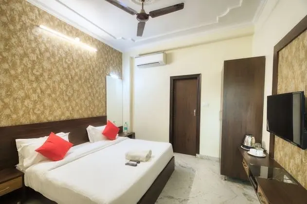 Deluxe Double Room A/C