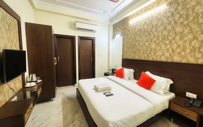 Deluxe Double Room A/C