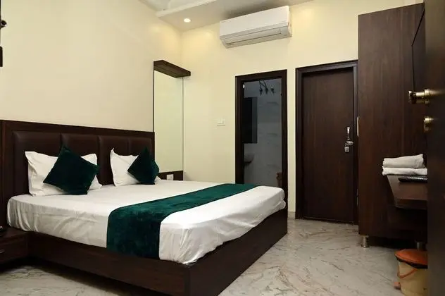 Deluxe Double Room A/C