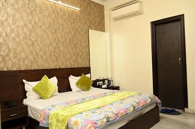 Deluxe Double Room A/C
